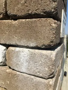 Eflorescența provenită din mortarul de montare